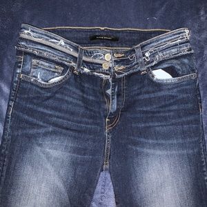 BUCKLE FLYING MONKEY SKINNY JEANS